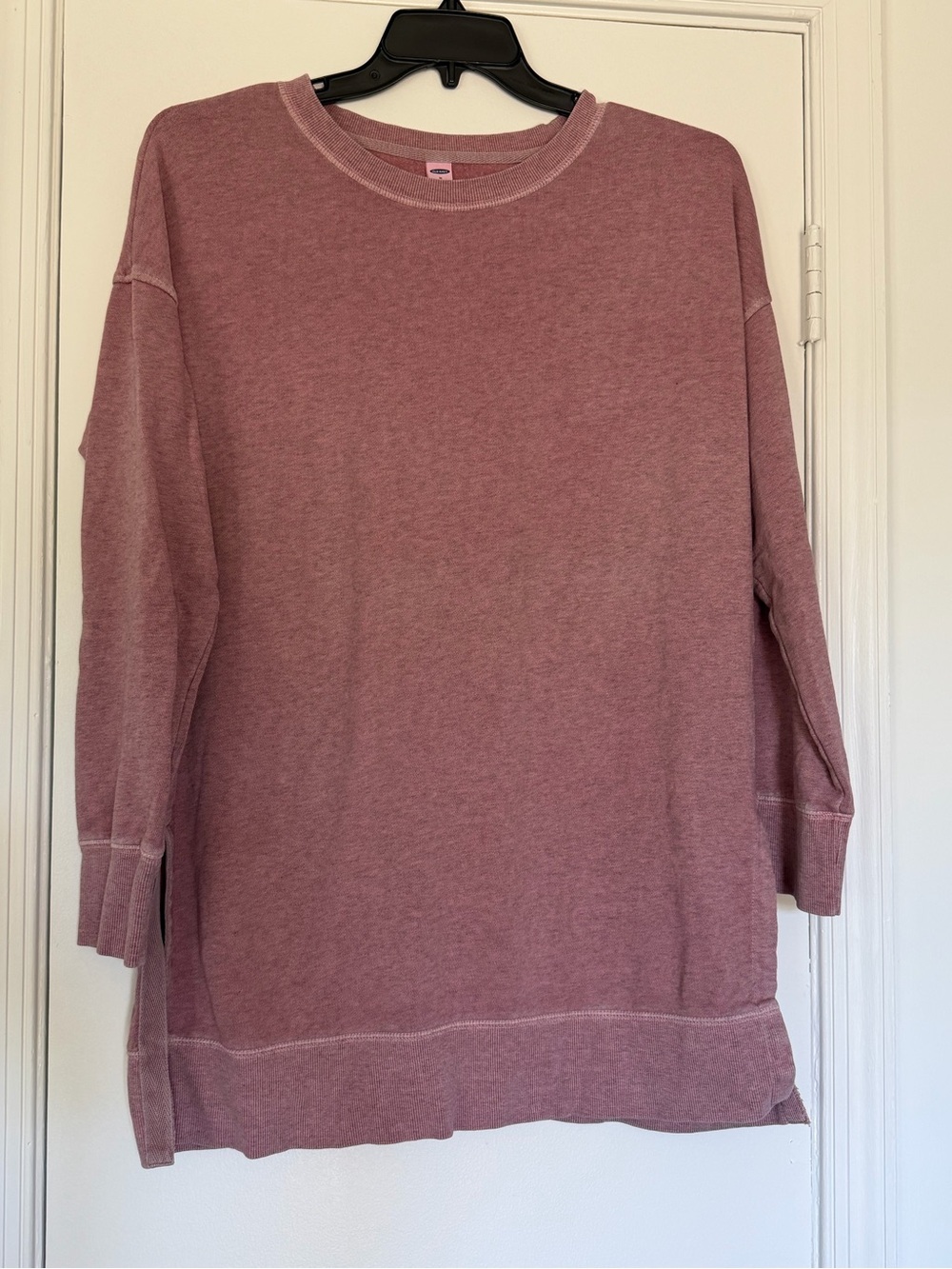 Old Navy Women’s Heathered Mauve Crewneck Sweatshirt
